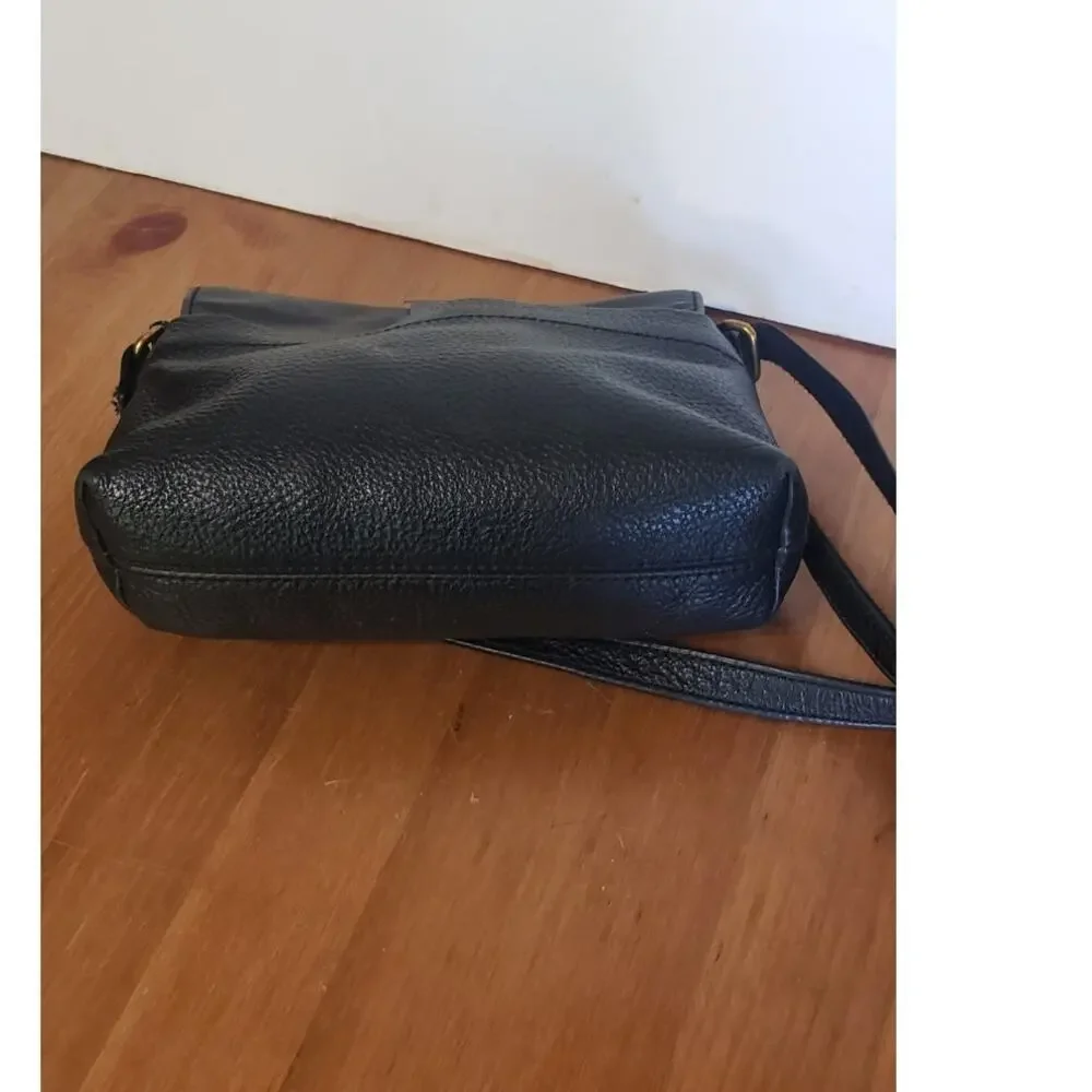 Fossil pebble leather crossbody bag small in size black super soft leath…